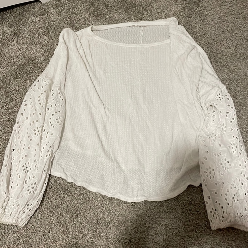 Vici white flowy eyelet sleeve top